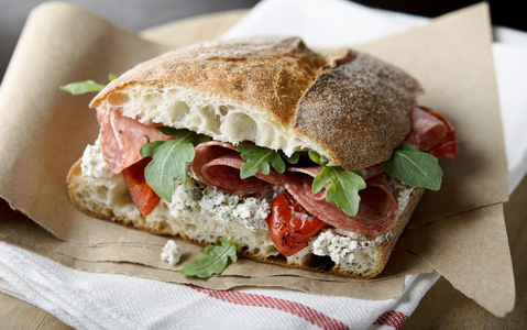 https://cl-jumbo-recipes-cms.ecomm.cencosud.com/cms/cl/Recetas_Jumbo/view_version/660f577169e9c9e69e97df42/91c57ec9-a934-4e40-a406-e8921fbbc1f6.jpg
